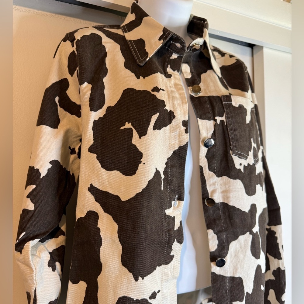 Boutique Cris Cris Brown & Cream Cow Print Jean Jacket New Medium - Picture 3 of 11